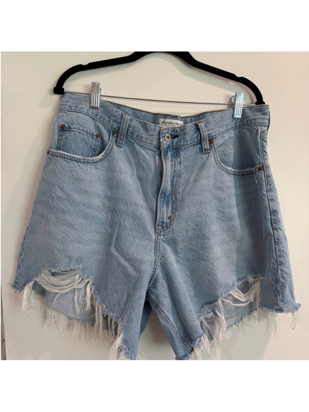 A&F The Loose Short High Rise